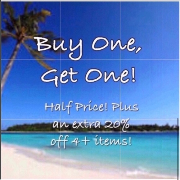 A&F women’s red plaid ruffle accent button down top medium - Picture 9 of 10